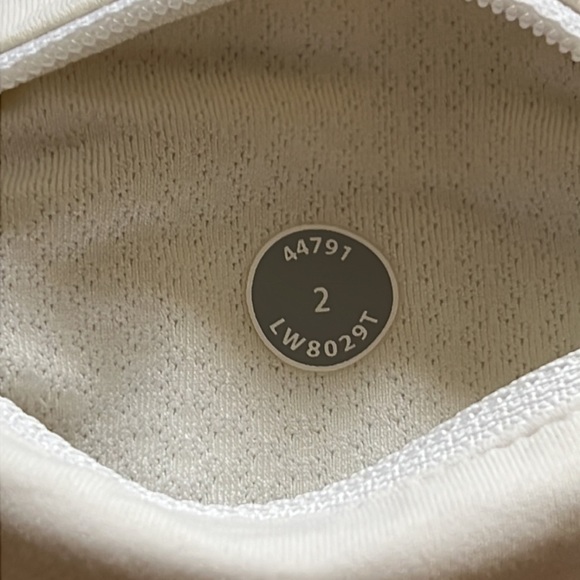 Lululemon Pace Setter Skirt. White EUC Size 2 - Picture 6 of 7